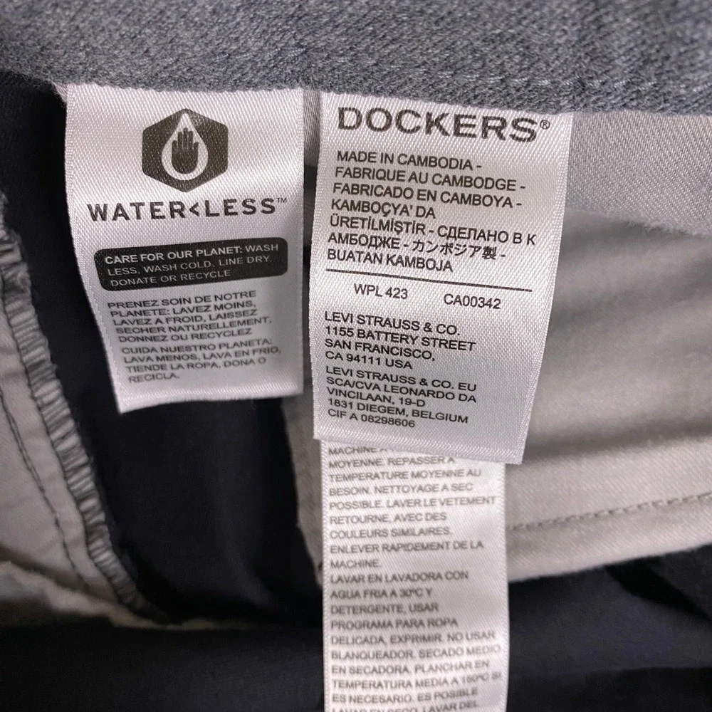 Dockers Pants Men's 40x30 Classic Fit Smart 360 Flex Chino Navy Blue WaterLess
